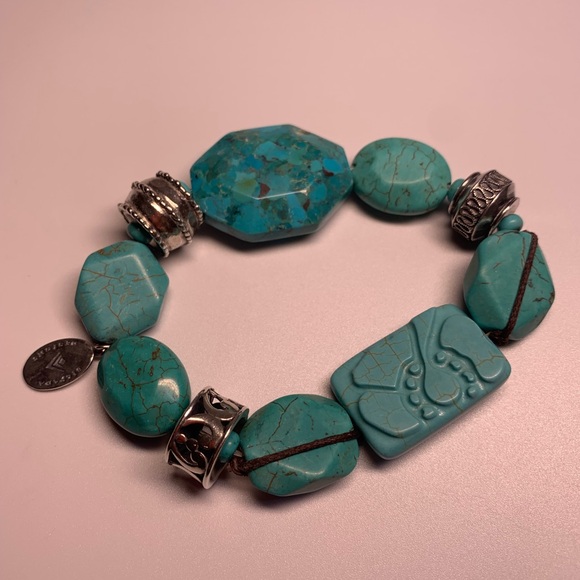 Silpada Vintage STER Compressed Turquoise, Howlite & Magnesite Stretch Bracelet - Picture 2 of 14